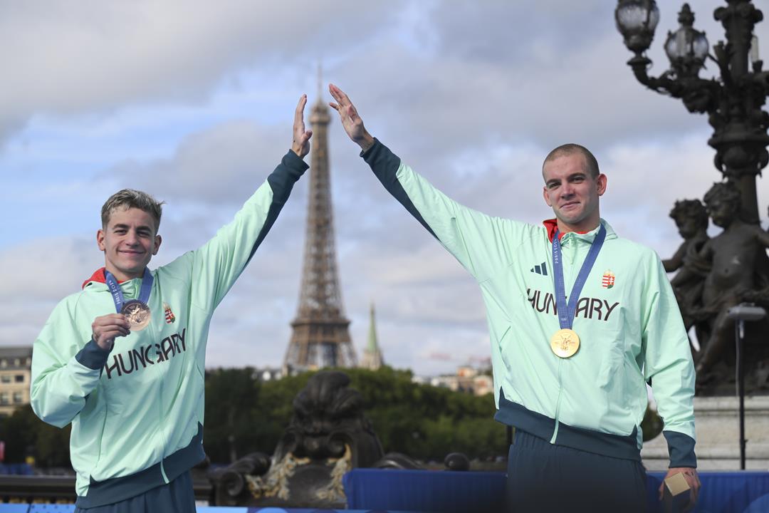 Hungarian gold and bronze in men's 10 km swimming marathon at Paris Olympics