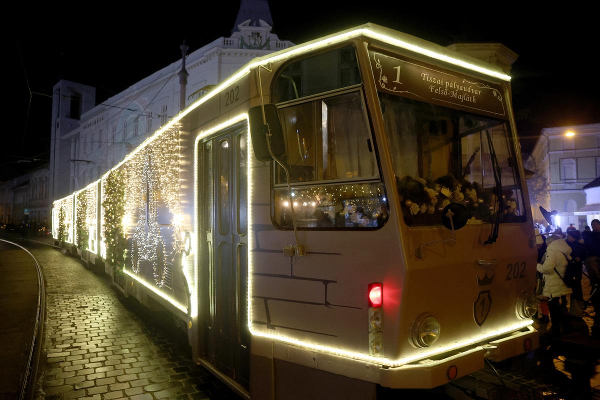 Advent Light Tram Sets Off in Miskolc with Stunning Illuminations. Photo: MTI