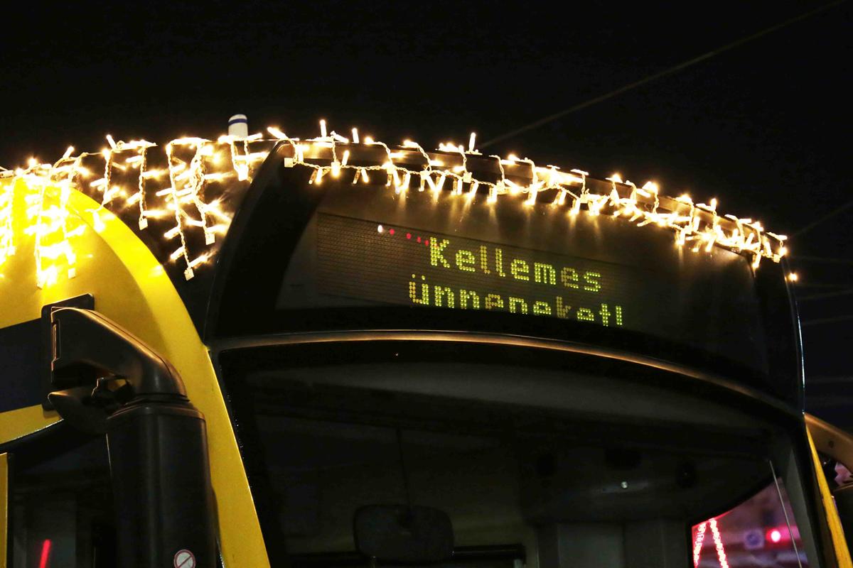 Budapest's festive light fleet kicks off the festive season