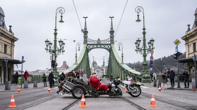 Santa Run in Budapest Hungary news