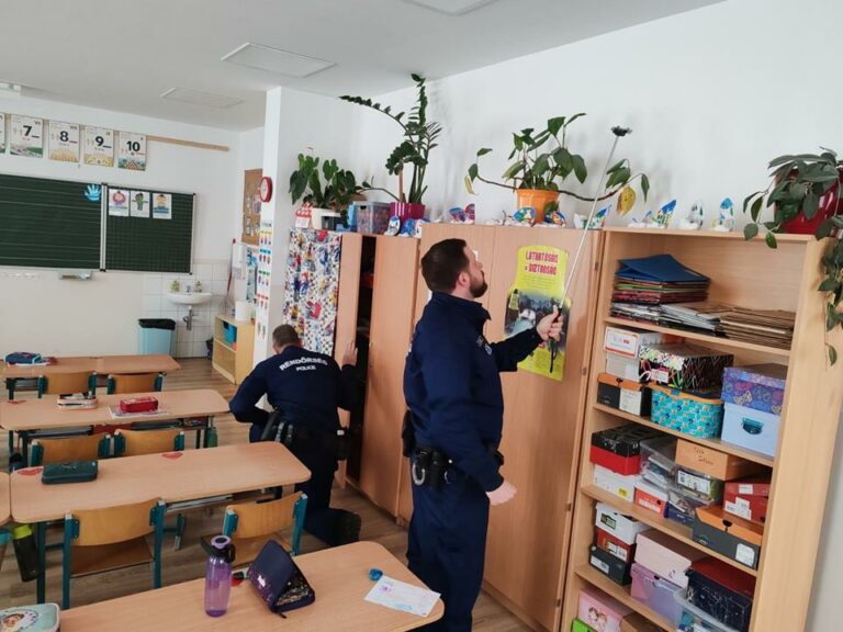 Bomb threat hungary news