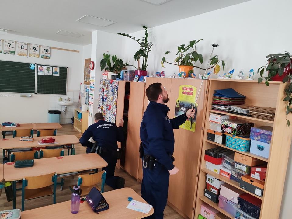Bomb threat hungary news