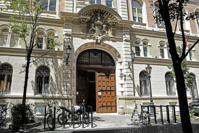 Budapest university Károli Gáspár református egyetem