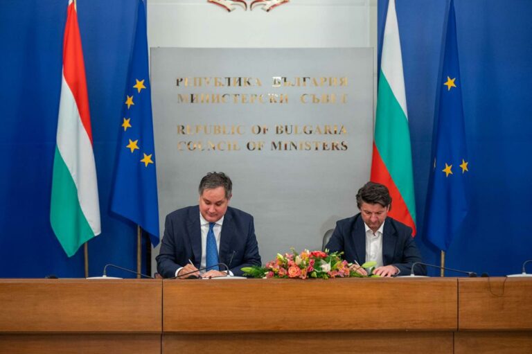 Hungarian National Economy Minister Nagy signs agreements in Bulgaria