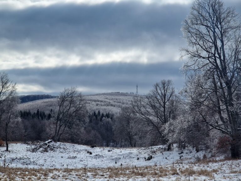 Mohos sinkhole record cold temperature