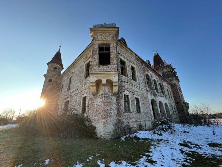 Mysterious Hungarian castle, home of former prime minister to be beautifully restored