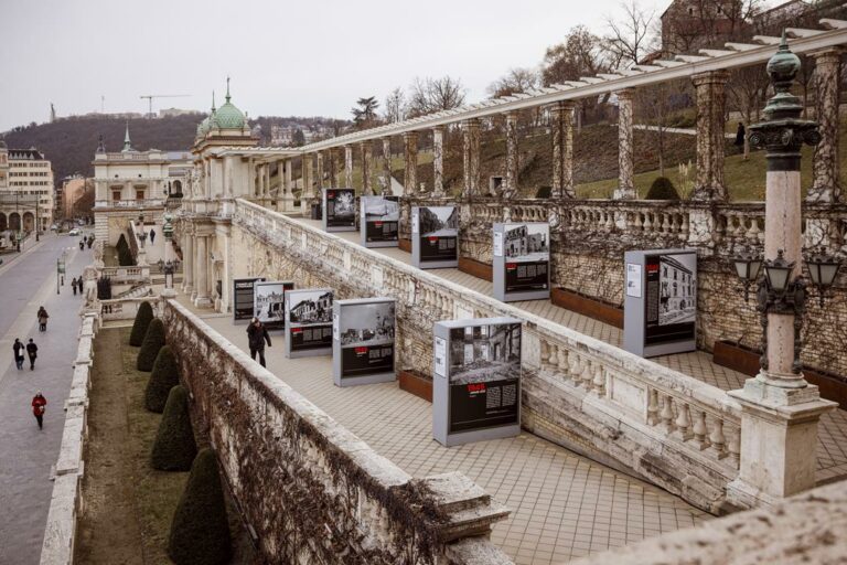 Thought-provoking open-air exhibition about Budapest's WWII Soviet siege opened