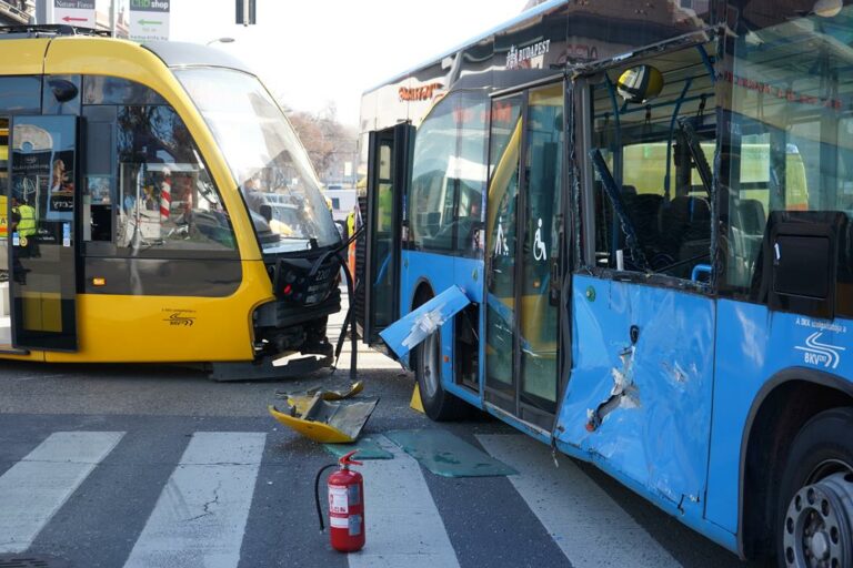 Bus-tram collission in Budapest