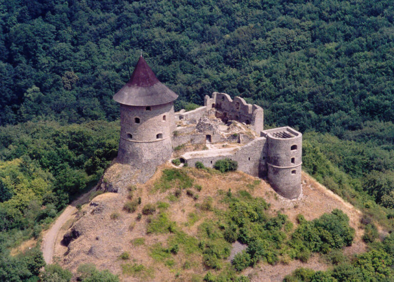 Somoskő Castle exhibition restoration Fülek Divény hungary news