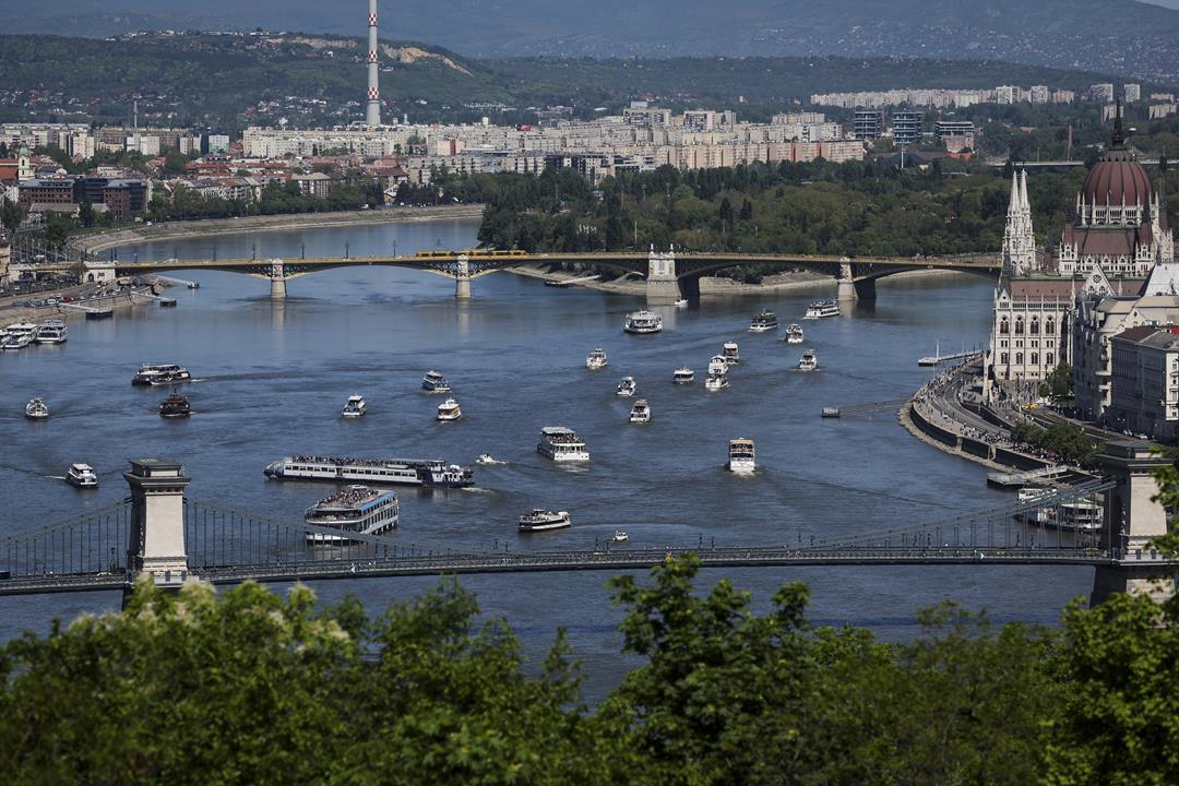 Celebrating the summer boating season in Budapest hungary news