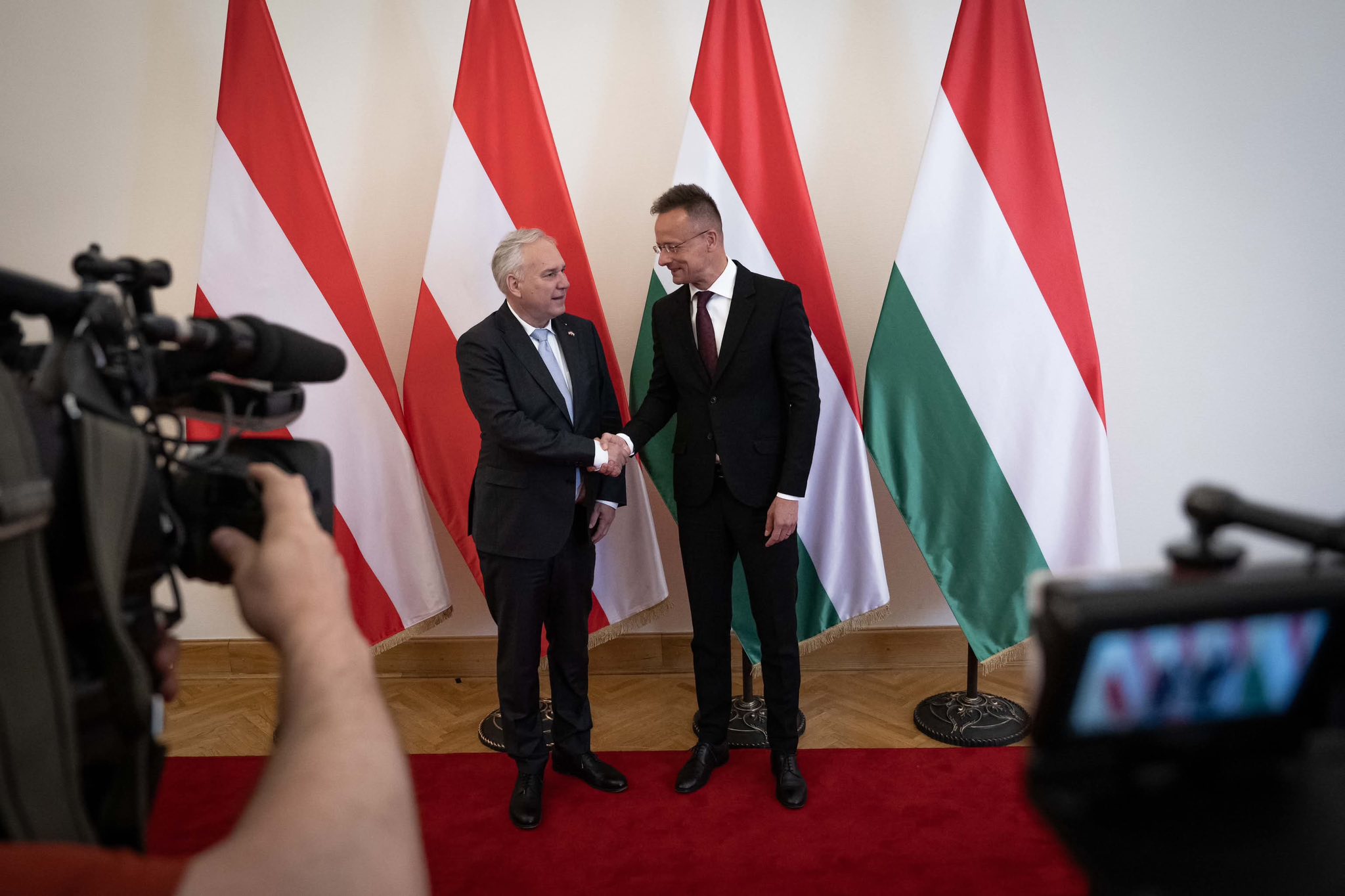Hungarian FM hold talks with President of Austrian National Council Rosenkranz in Budapest