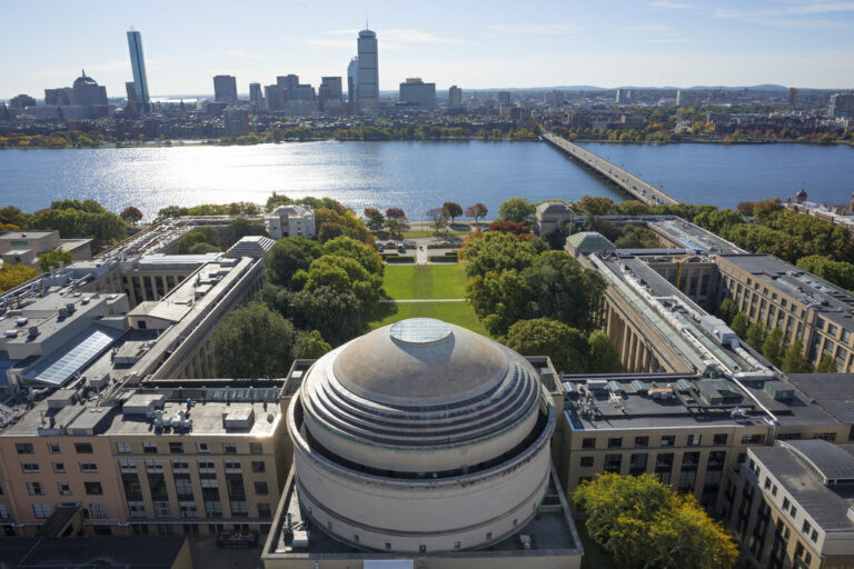 MIT Massachusetts Institute of Technology student