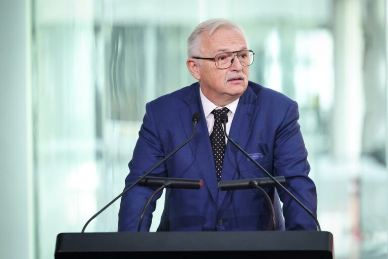 MOL CEO chief Zsolt Hernádi
