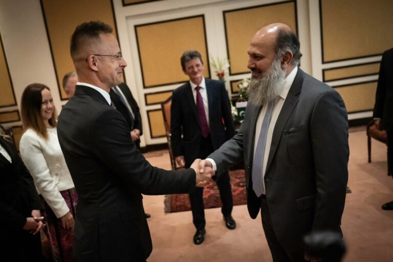 MOL Pakistan Szijjártó