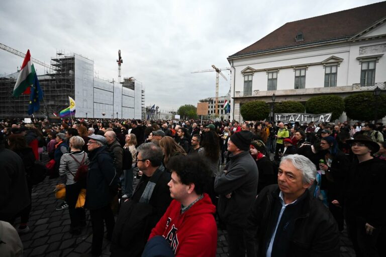 Marathon protest against the restrictions on the right of assembly in Budapest