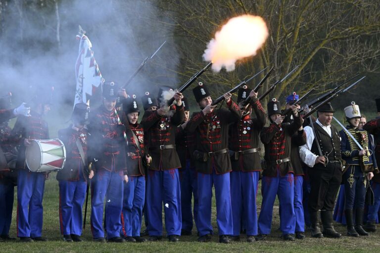 36th commemoration of the Battle of Isaszeg with a historical show - photos, video