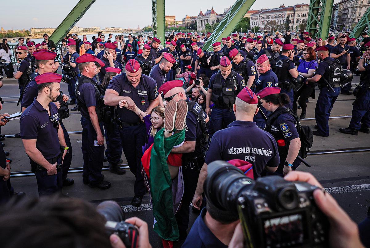 demonstration szabadság bridge