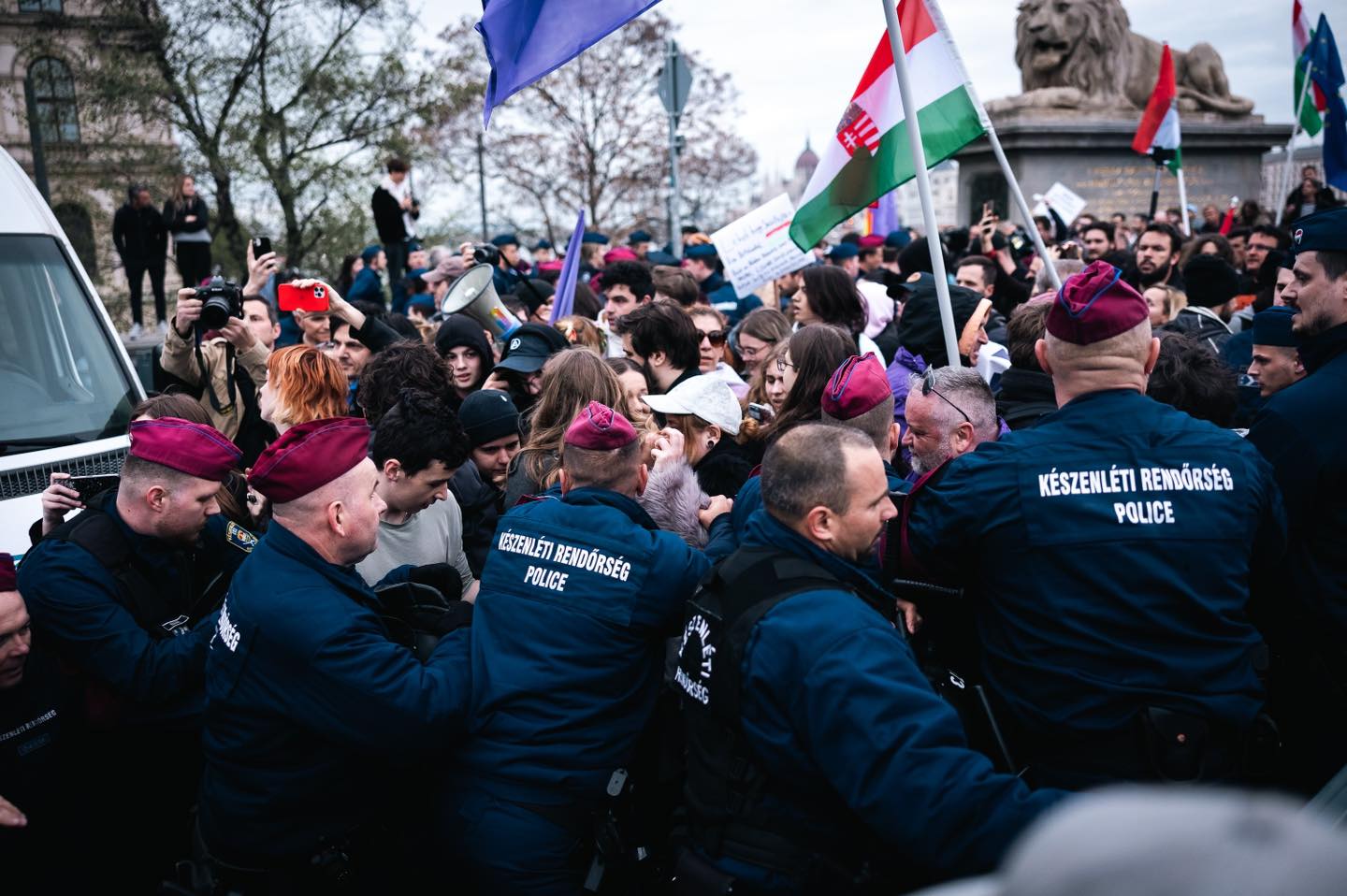 demostration hungary parliament