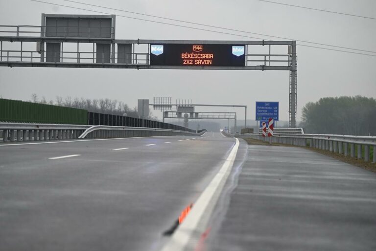 m44 motorway