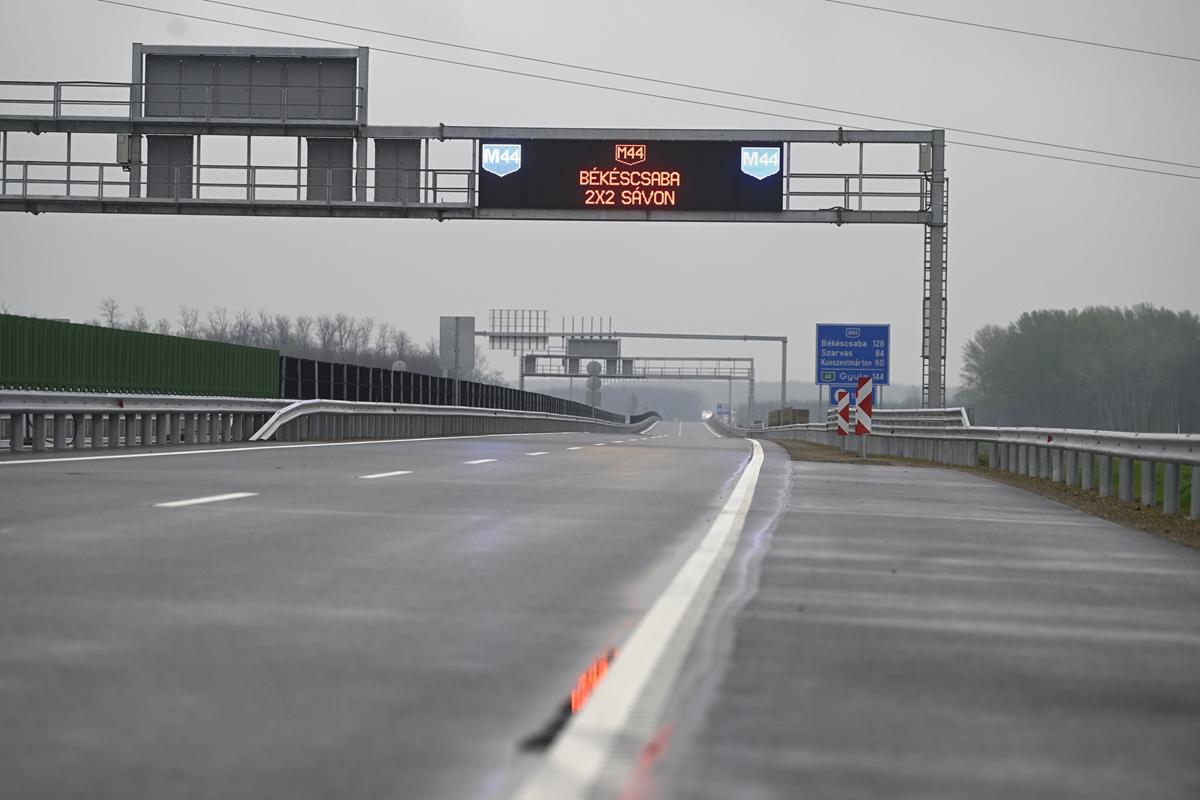 m44 motorway