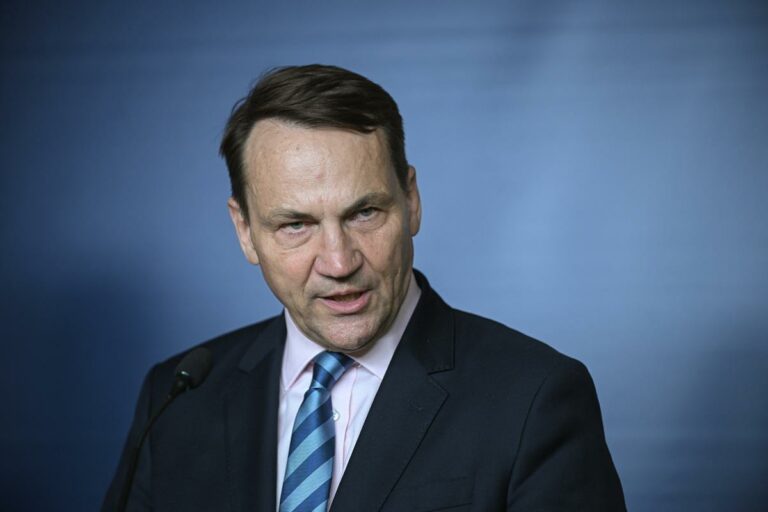 poland sikorski