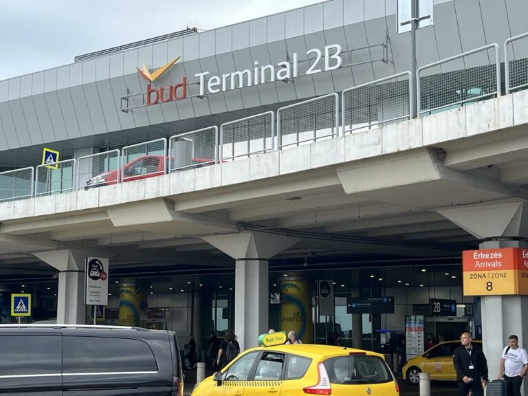 Budapest Airport Liszt Ferenc Hungary (2)