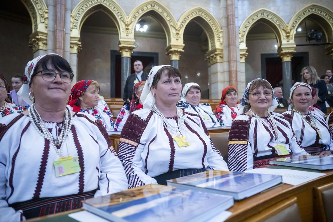 Csángó Hungarians in the Parliament Hungary news