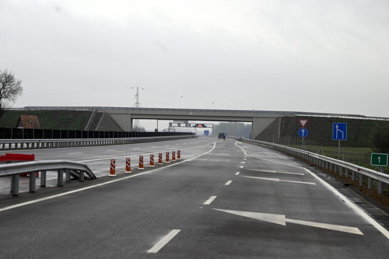 M44 expressway toll road motorway