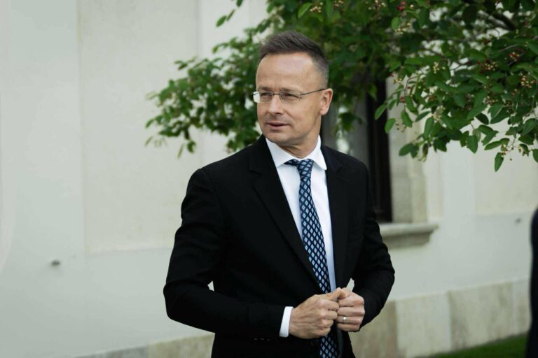 Szijjártó far-right parties austria brussels Ukraine