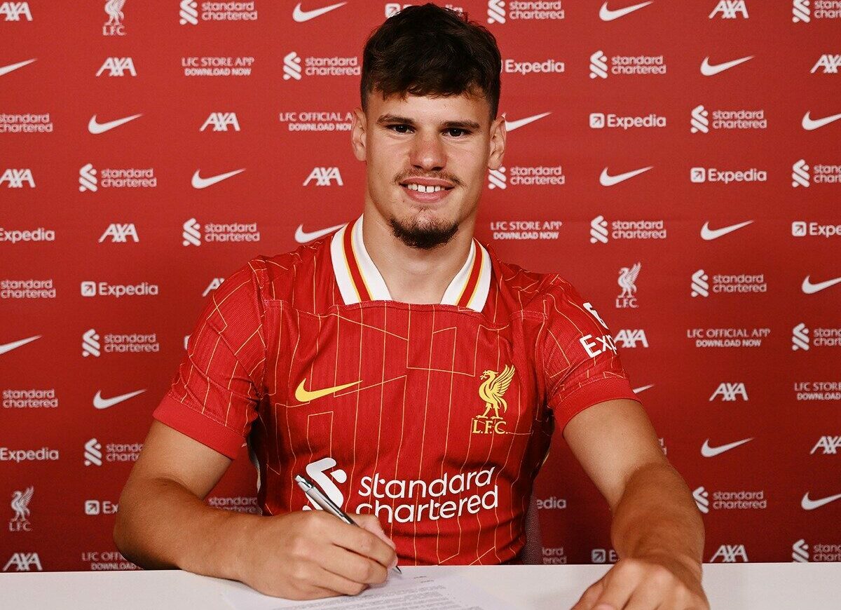 Milos Kerkez signs for Liverpool