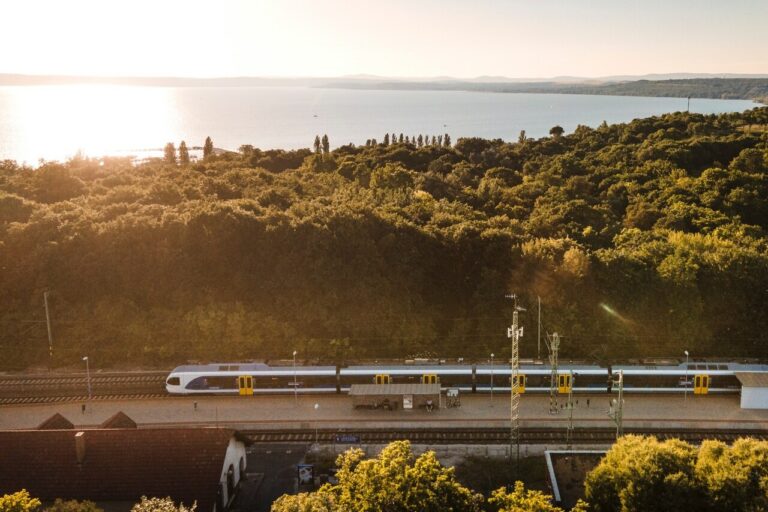 Hungarian State Railways delay compensation train travel