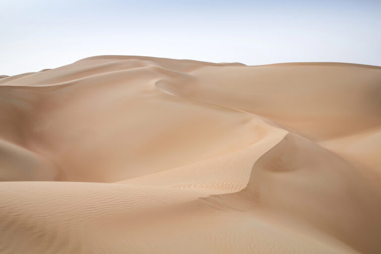 ancient civilization Rab el-Háli desert AI discovery