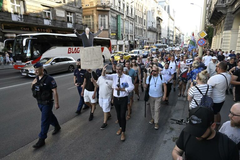 MP Hadházy continues to protest in Budapest's downtown