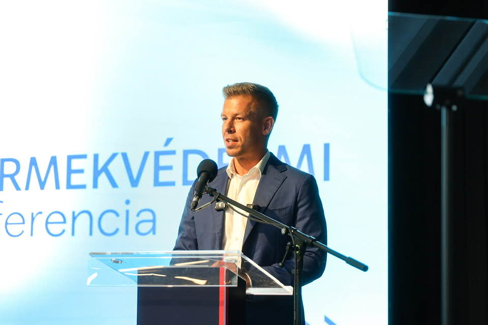 Péter Magyar tisza party