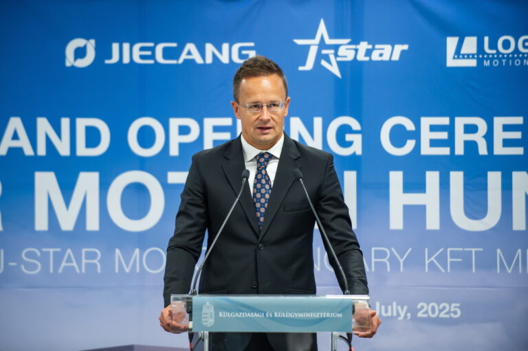 Szijjártó China jobs investment
