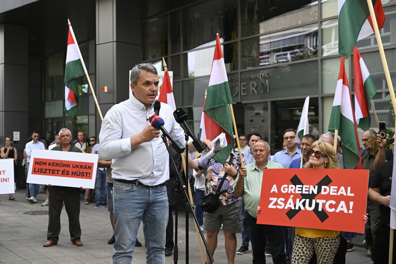 farmers protest in budapest