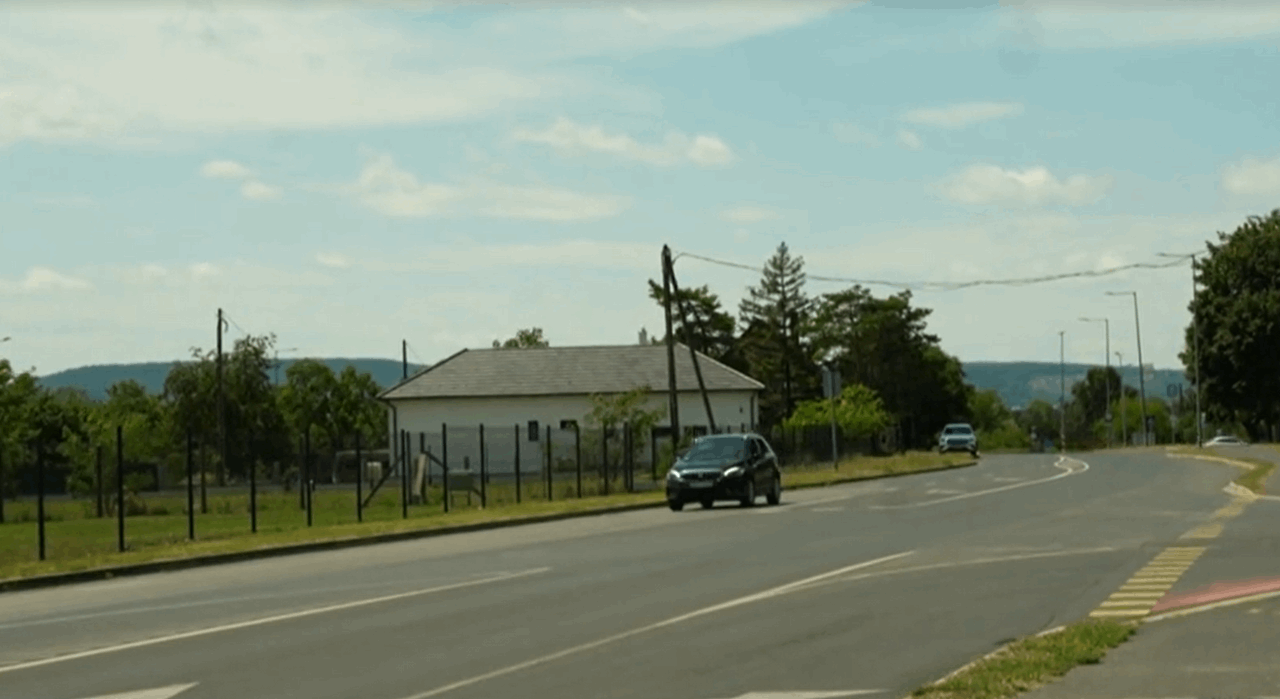 protruding wire kills young Hungarian woman accident garden